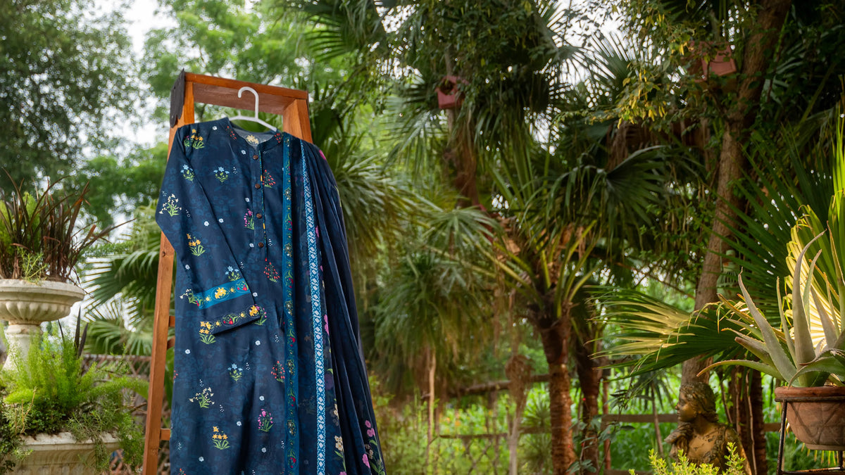 Gardenia Fold - Navy
